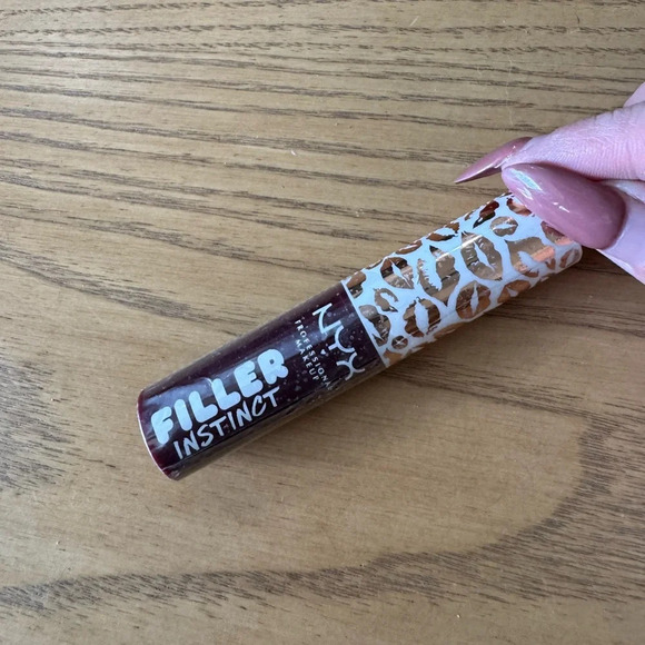 NYX Filler Instinct- Bitten Pout - Picture 3 of 4